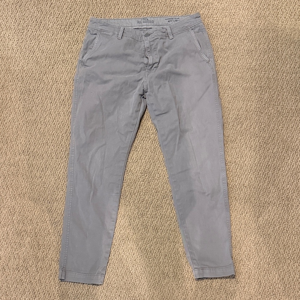 Levi's Men's Light Gray Chinos